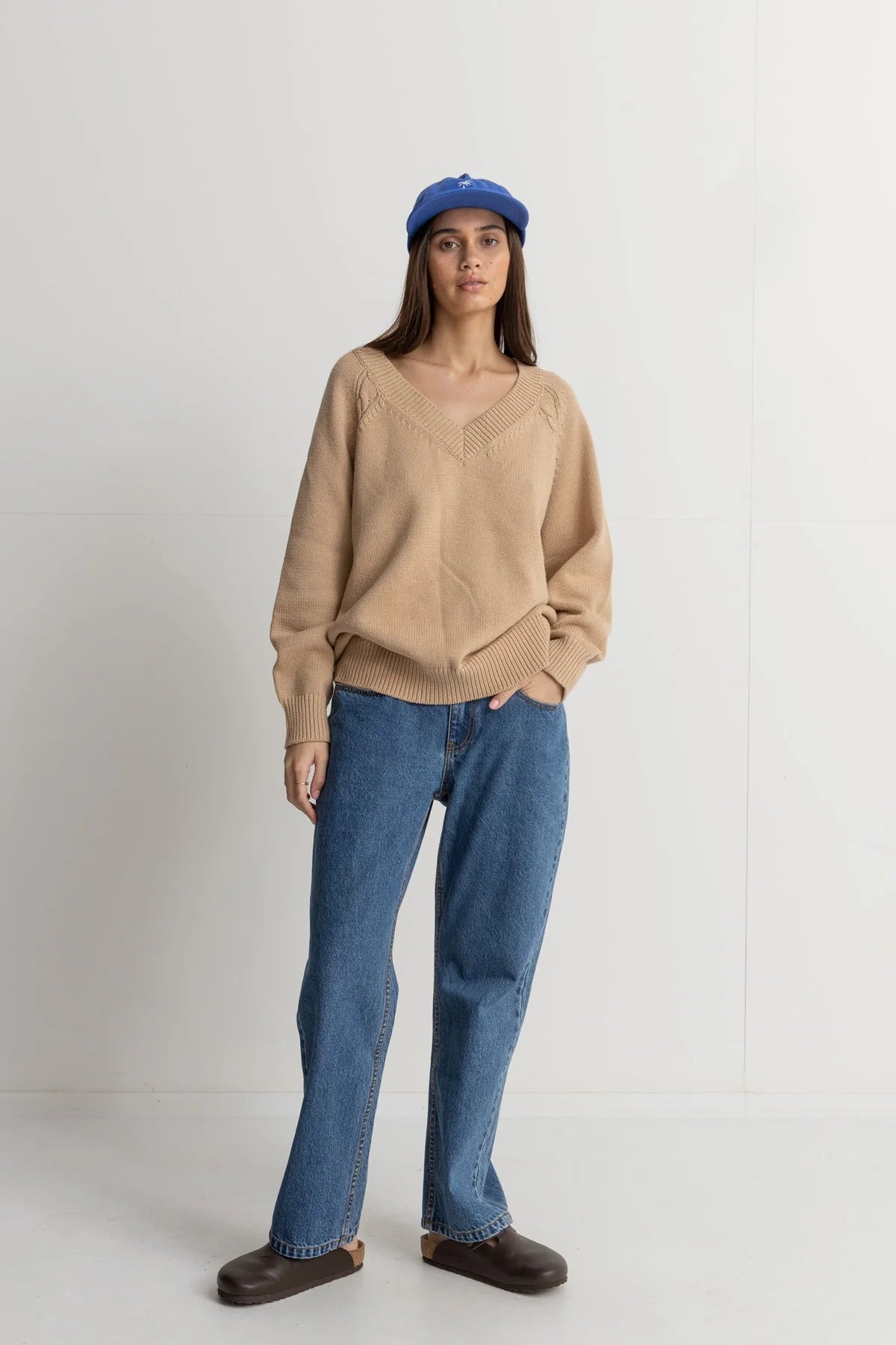 MOONSTONE OVERSIZED V NECK