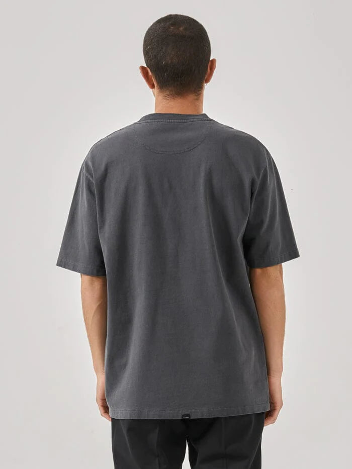 TWO MINDS OVERSIZE FIT TEE