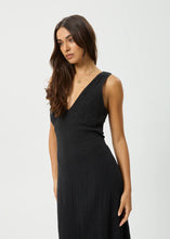 Load image into Gallery viewer, Focus - Hemp Seersucker Maxi Dress - Black
